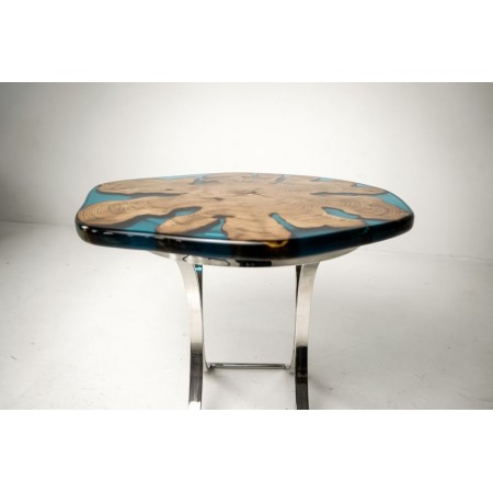 Журнальный столик из дерева и эпоксидной смолы А-22